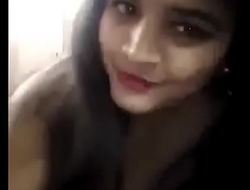 Desi Indian girlfriend exposing big boobs